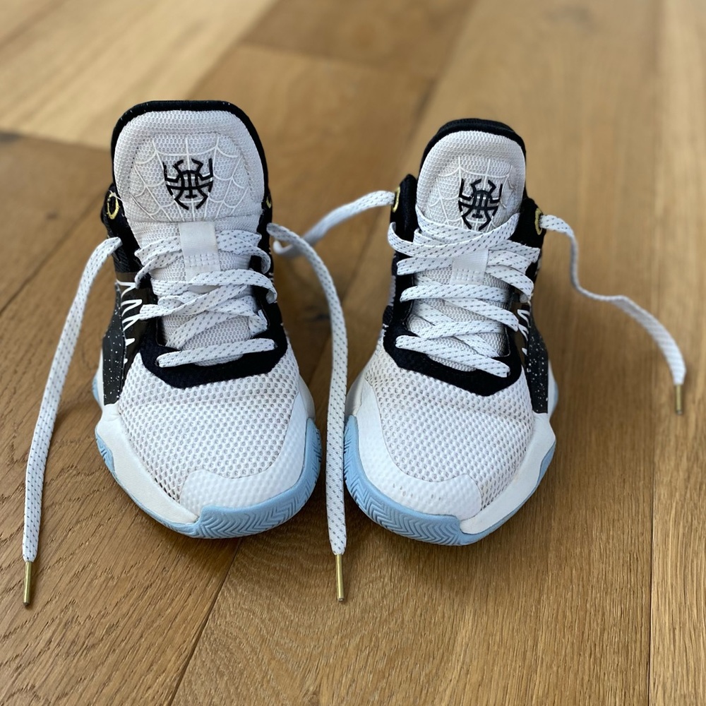 Adidas D.O.N. Issue #1 big kids basketball shoes